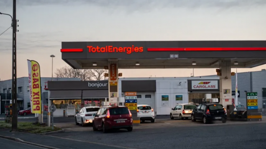 Grève à TotalEnergies: un compromis trouvé sans la CGT, qui quitte les négociations et veut durcir le mouvement