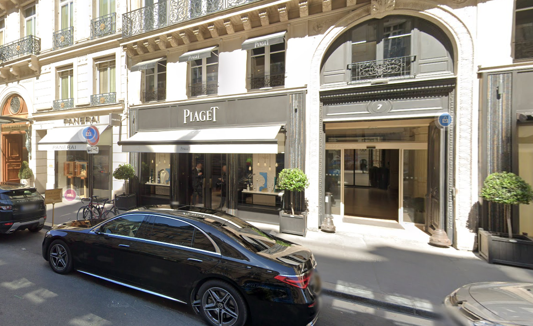 Braquage à main armé dans un bijouterie de Paris, entre 10 et 15 millions d'euros de bijoux volés