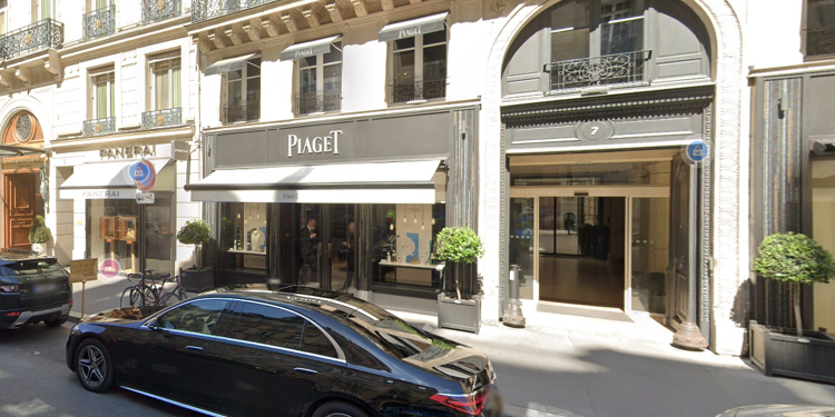 Braquage à main armé dans une bijouterie de Paris, entre 10 et 15 millions d'euros de bijoux volés