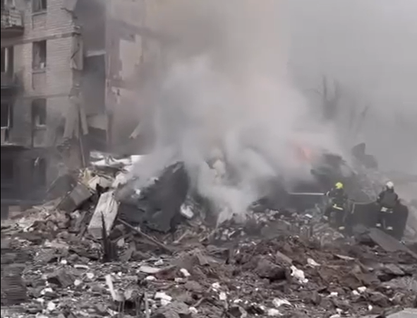 Guerre en Ukraine en direct: des frappes sur Kiev et Kharkiv font deux morts, des dizaines de blessés