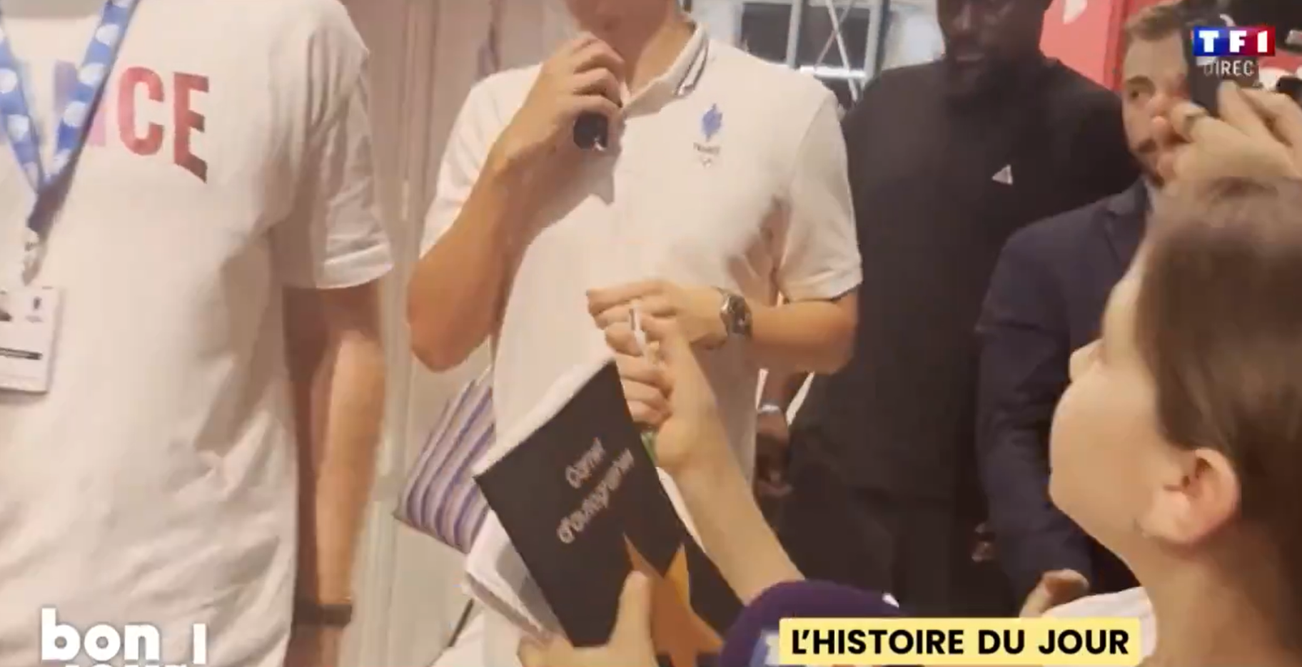 "Trop sympa": Léon Marchand a retrouvé la petite fille à qui il avait refusé un autographe et lui promet un beau cadeau