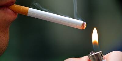 Cette commune du Sud de la France interdit la cigarette au volant pour prévenir les risques d'incendie