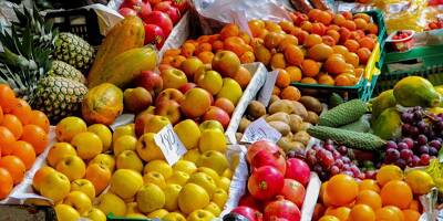 Pêches, cerises, abricots... pourrons-nous consommer des fruits français cet été et à quel prix?