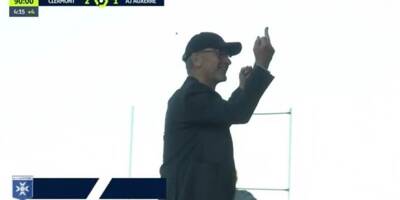 Son entraîneur adresse un doigt d'honneur au public, le club d'Auxerre présente ses excuses