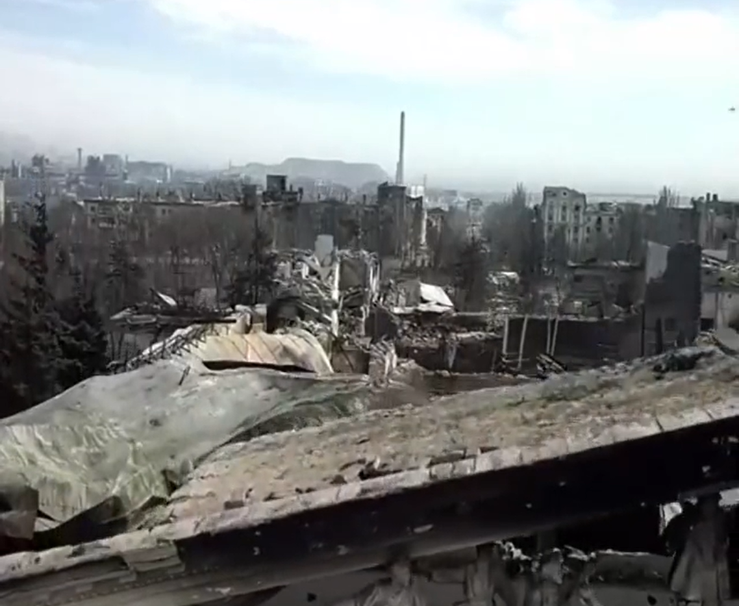 Guerre en Ukraine: on fait le point sur une possible attaque chimique à Marioupol