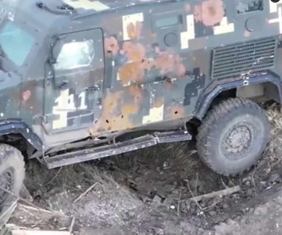 "Ils ont roulé avec sa tête sur le capot": Kiev accuse la Russie d'avoir décapité un soldat ukrainien