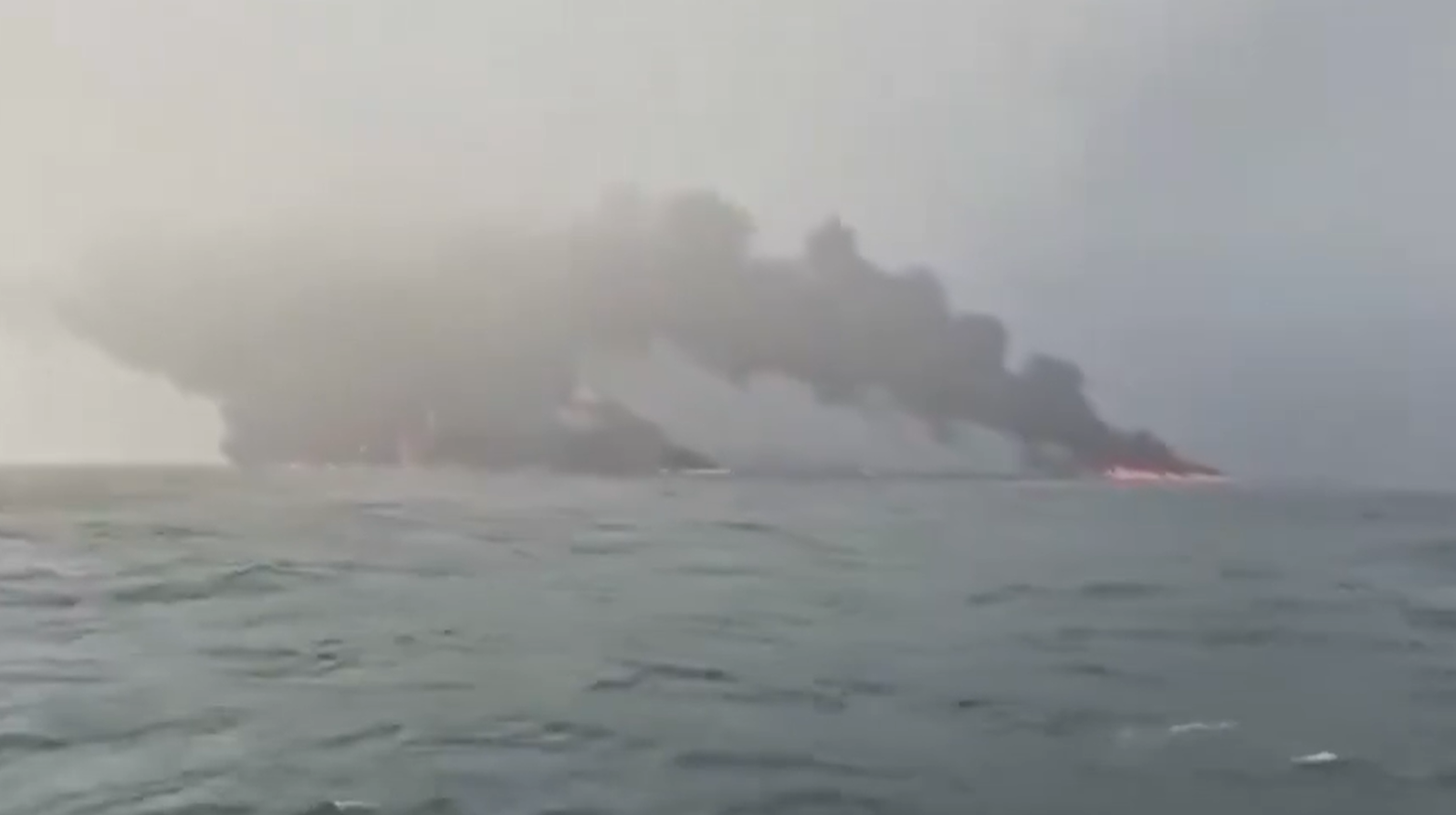 Vers une nouvelle catastrophe écologique? Un pétrolier et un cargo entrent en collision en mer du Nord, d'importants moyens de secours déployés