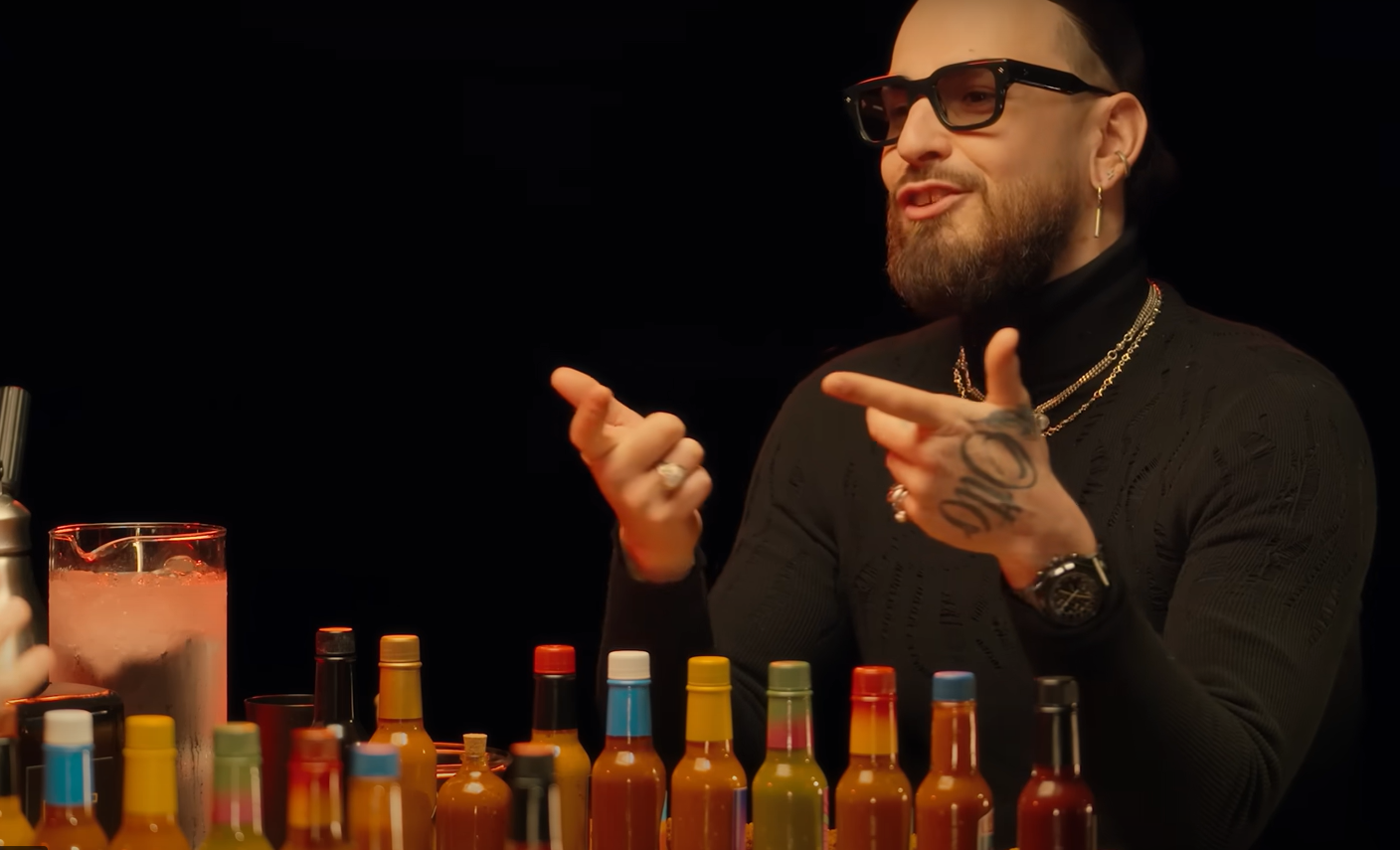 "C'était la folie": le rappeur SCH révèle avoir enregistré son nouvel album chez Brad Pitt au domaine de Miraval dans le Var