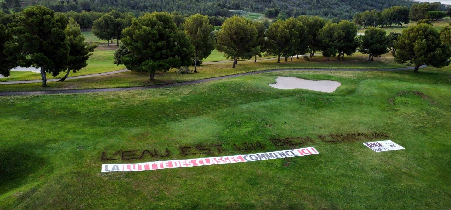 Utilisation de l'eau: des écologistes lancent une opération contre un golf dans le Var