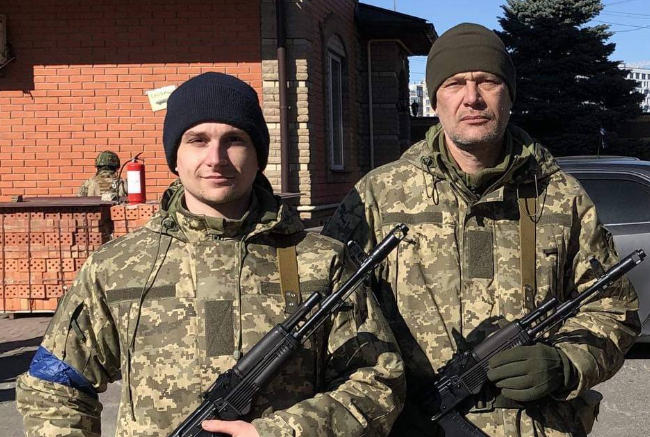 Guerre en Ukraine: dernier hommage à un père et son fils tués ensemble près de Bakhmout