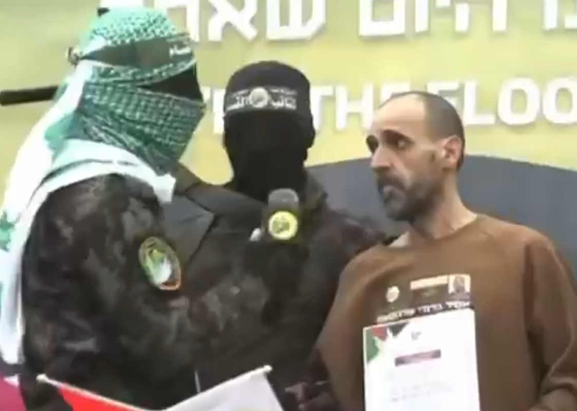 Le Hamas libère trois nouveaux otages israéliens émaciés après les avoir exhibés, au terme de 16 mois de captivité à Gaza