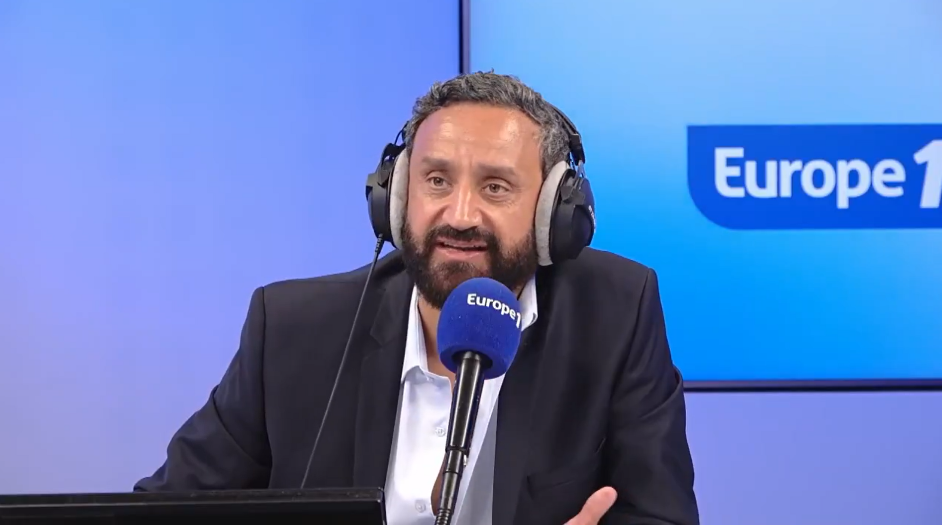 Cyril Hanouna fait ses adieux à Europe 1 avant de partir chez M6