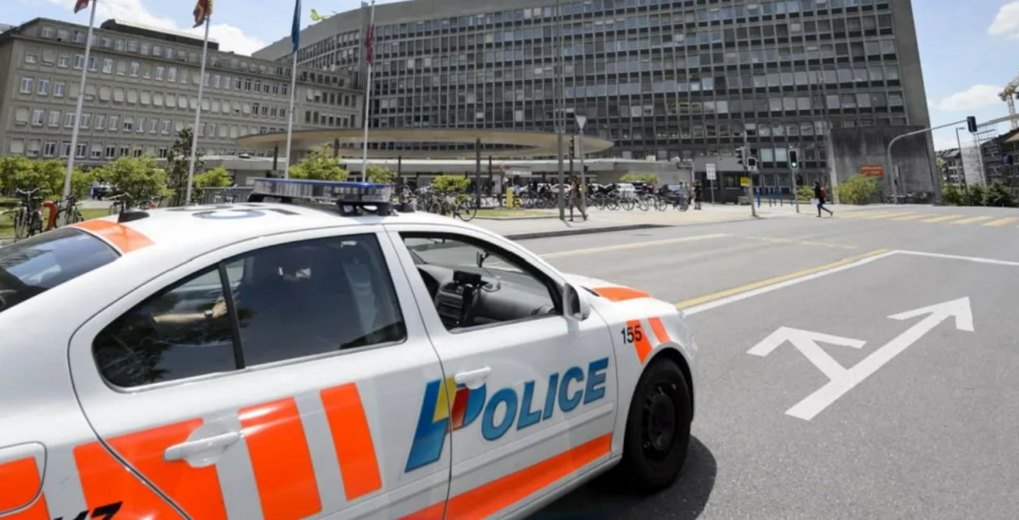 Elle se fait écraser trois fois par sa propre voiture et finit dans un état grave à l'hôpital