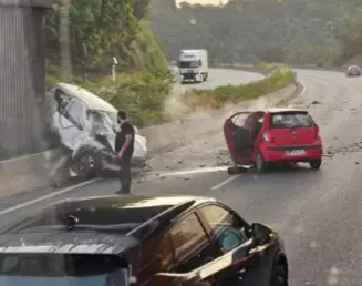Au moins 3 morts, plus de 17km de bouchons sur l'A8... suivez notre direct après le choc frontal survenu près de Cannes
