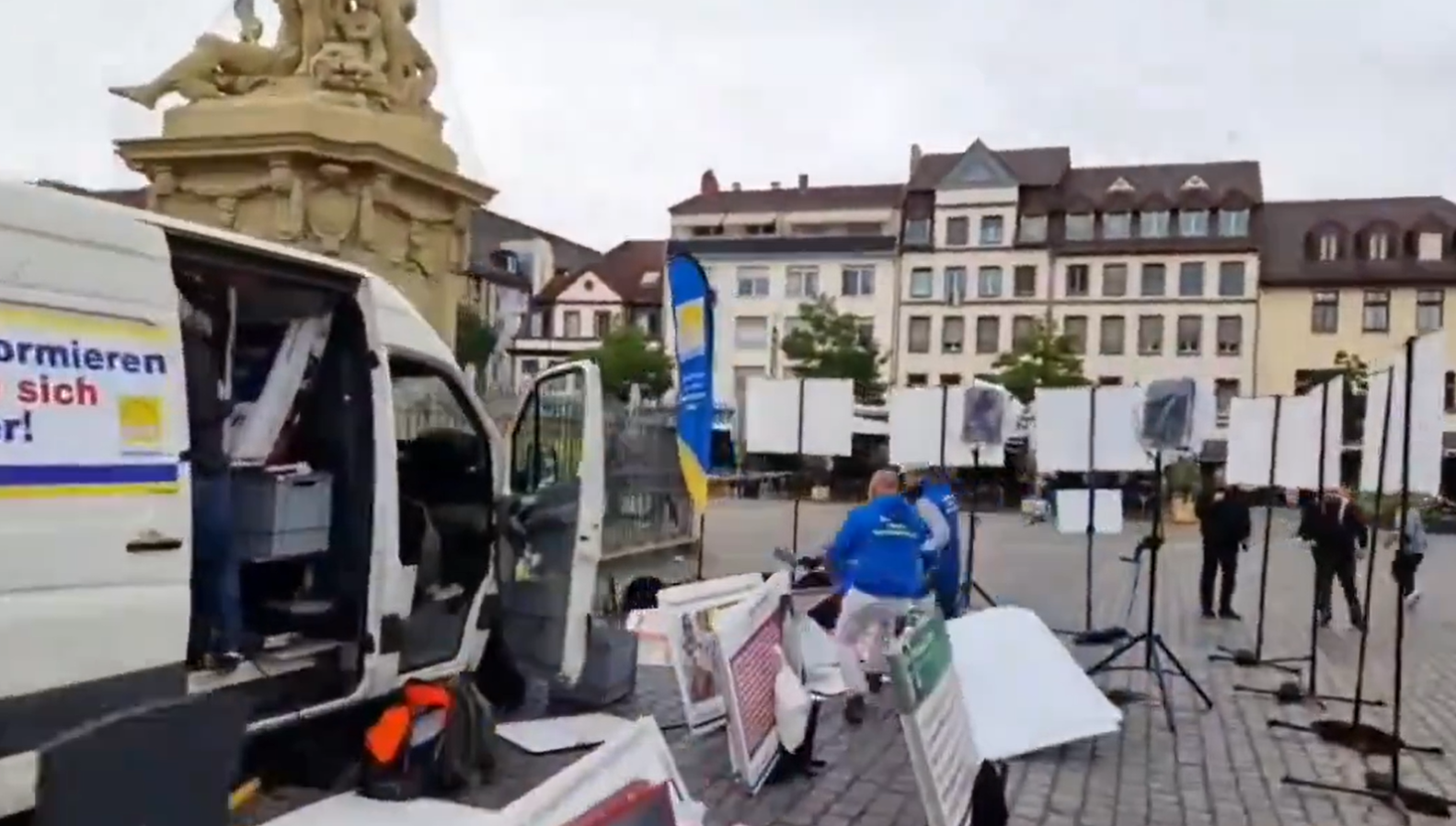 Attaque au couteau sur la place d'un marché en Allemagne, plusieurs blessés dont un militant anti-islam