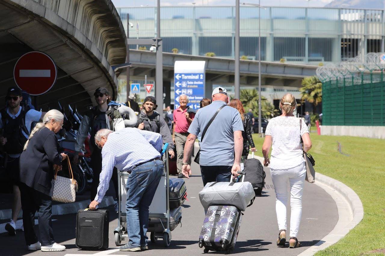 blocage aeroport de nice - l'aéroport de nice cote d'azur