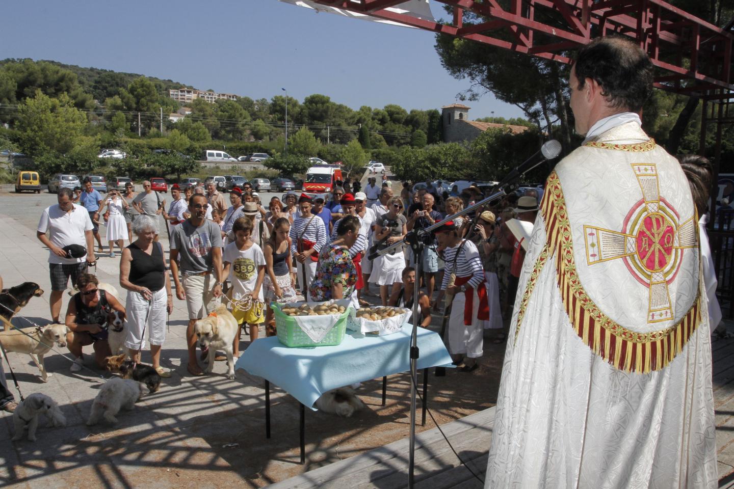 3 Pour la procession bonnes raisons d’aller à la fête de la SaintRoch Pour faire bénir son 3 Pour la procession bonnes raisons d’aller à la fête de la SaintRoch Pour faire bénir son
