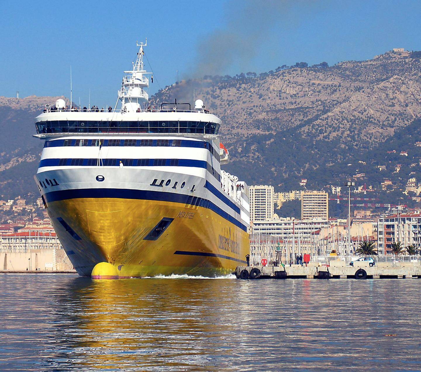 Décret, attestation, fréquences des trajets en avion et en bateau... On ...