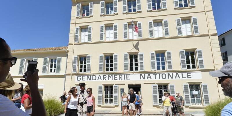 Gendarmerie de St Tropez sur les traces de De Fun s Les