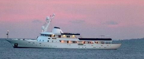 Yacht de Bernard Arnault à St-Tropez : L'état est dans son rôle - Var-Matin