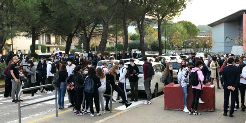 VIDEO.  Students rebel against “the lack of sanitary measures” in their school in Draguignan