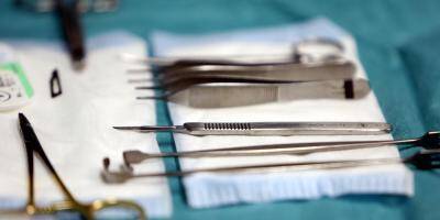 Ivre au bloc: une anesthésiste jugée pour avoir causé la mort d'une patiente enceinte