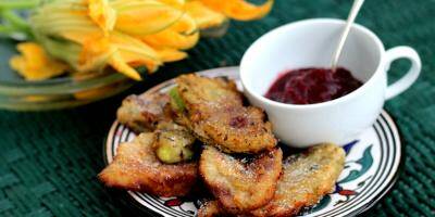 Goûtez ces beignets de fleurs de courgettes... sucrés, vous ne le regretterez pas!