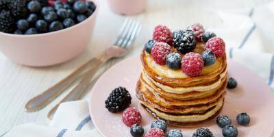 LA RECETTE DU JOUR. Pancakes aux fruits rouges et sans gluten
