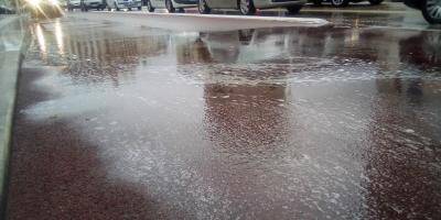 On sait pourquoi les routes semblent mousseuses après la pluie ce mercredi à Toulon