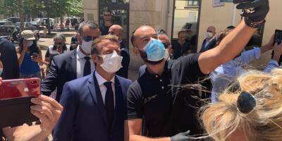VIDÉOS. Macron à la rencontre des Toulonnais avant son déjeuner en centre-ville avec Hubert Falco