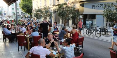 Règles sanitaires: le maire de Nice hausse le ton contre les bars et restaurants et promet des sanctions