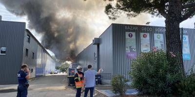 Un important incendie se déclare dans un magasin de la zone des Tourrades à Cannes
