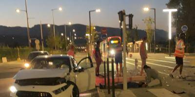 Collision entre deux voitures, la ligne 3 du tramway momentanément arrêtée à Nice