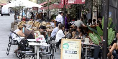 Le gouvernement prolonge le dispositif de chômage partiel à 100% pour les cafés, hôtels et restaurants