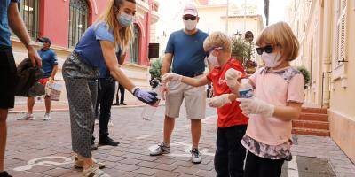 Le Prince Albert et ses enfants nettoient les rues du Rocher dans le cadre du World CleanUp Day