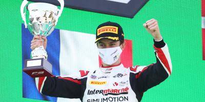 Le pilote grassois de Formule 3 Théo Pourchaire gravit deux podiums en deux jours à Monza