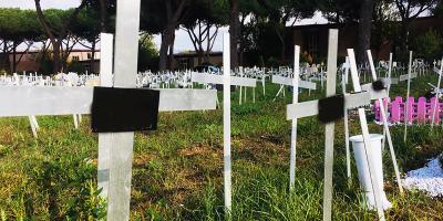 Un cimetière de fStus à Rome choque l'Italie