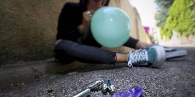 Deux hommes arrêtés par la police à Cannes pour détention de protoxyde d'azote, la nouvelle drogue des ados