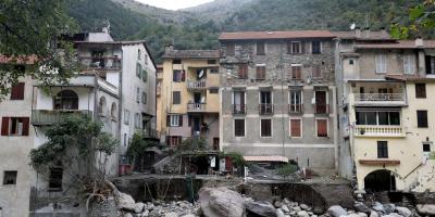 Une cellule pour évaluer les dégâts des bâtiments après le passage de la tempête Alex dans les Alpes-Maritimes