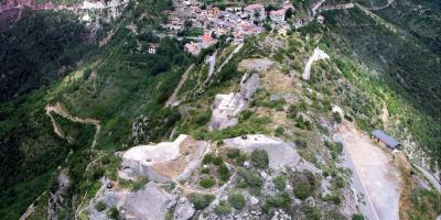 Tempête Alex: un habitant de Rimplas coincé dans sa voiture depuis presque 24 heures sans eau ni nourriture