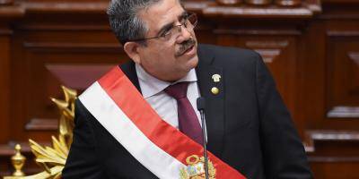 Le chef du parlement officiellement nouveau président du Pérou