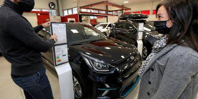 Les concessionnaires de la Côte d'Azur veulent encore booster les ventes de voitures propres avec des promotions en décembre