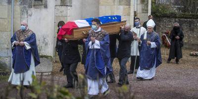 L'ancien président de la République Giscard d'Estaing inhumé dans la plus stricte intimité à Authon