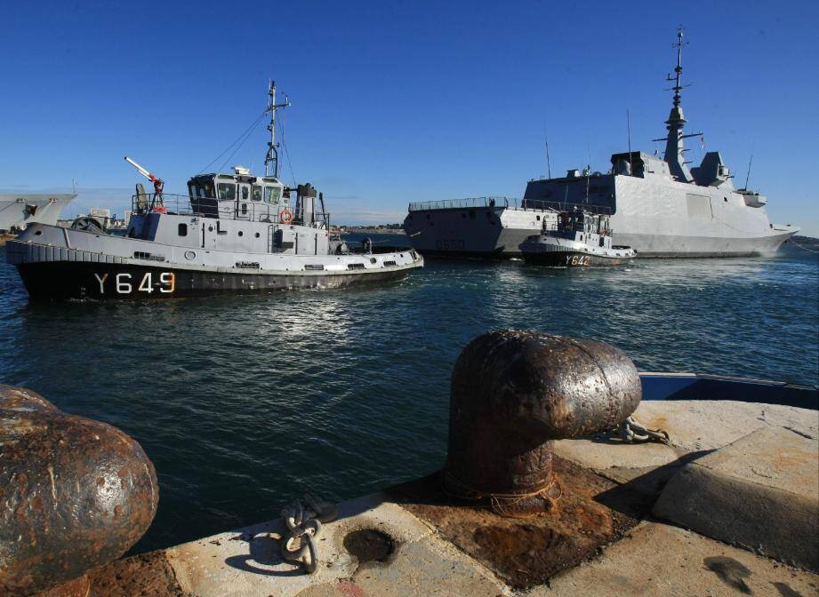 L'Aquitaine est le premier d'une série de onze navires, dont quatre exemplaires s'amarreront aux quais du port militaire toulonnais à partir de 2015.