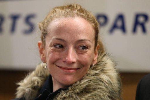 Florence Cassez à son arrivée le 24 janvier 2013 à l'aéroport de Roissy - Photo de Thomas Samson - AFP © 2013 AFP<a href="# " rel="popup_name" class="poplight"><img src="http://www.air-cosmos.com/img/1-1377-9999x22-0/logo-afp.jpg" alt="afp logo" title="afp logo"  style="height:16px; width:37px; border:none; display: inline; margin-left: 5px; vertical-align:middle;" /></a>