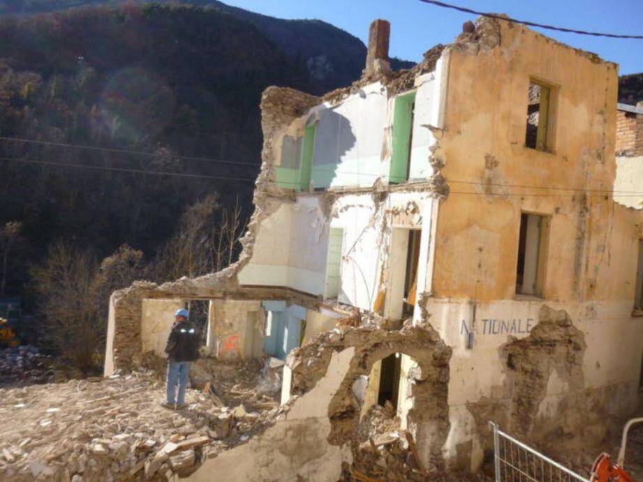 Le bâtiment qui abritait le PGHM a été démoli pour laisser place au chantier de construction de la future école.