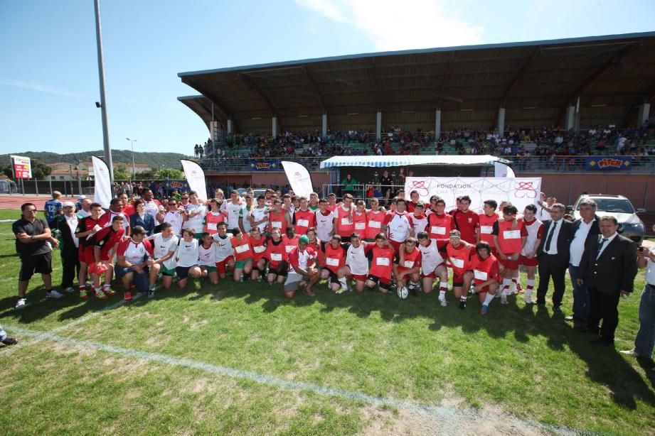 1 300 jeunes ruggers ont profité des conseils et de l'expérience de grands joueurs grâce à l'implication de la Fondation princesse Charlène de Monaco.