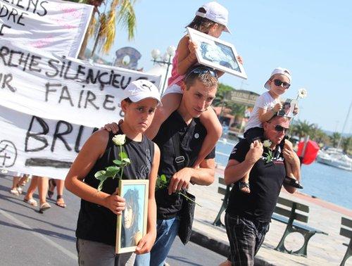 Une marche blanche en mémoire des quatre disparus le 22 août 2012.