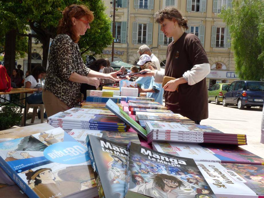 Jusqu'à ce samedi soir, le premier festival chrétien de la bande dessinée prend place sur le parvis de l'église du Vœu. 