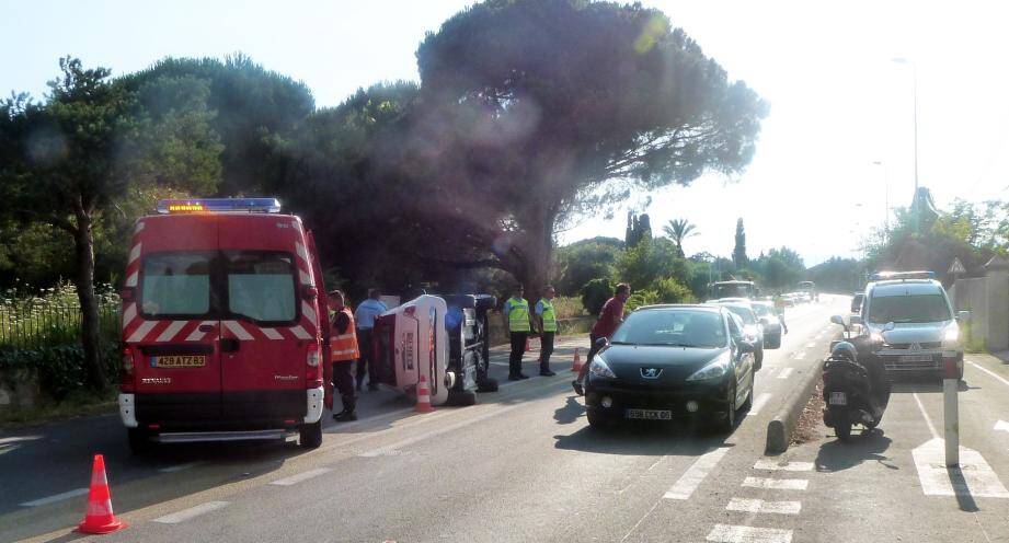 voiture renversée